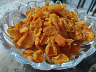 برگ زرد آلو لوکس
