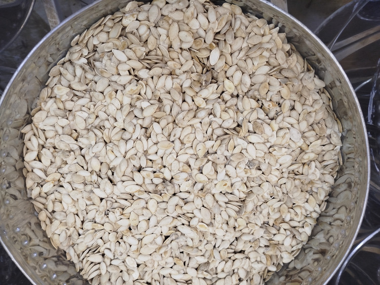 تخمه کدو گوشتی شور لوکس